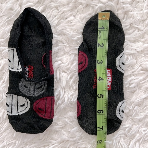 Marvel Deadpool Socks - Picture 8 of 8